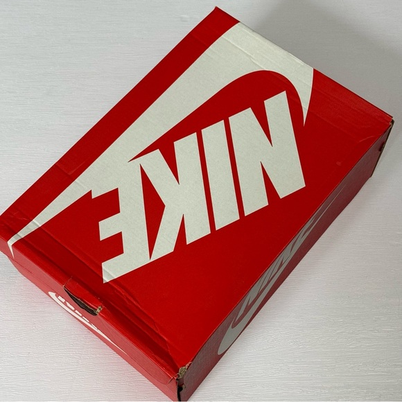 Nike Dunk Low Womens Green Snake FQ8893-397 Size 11W/9.5M Brand New 💯 Authentic - Picture 12 of 13